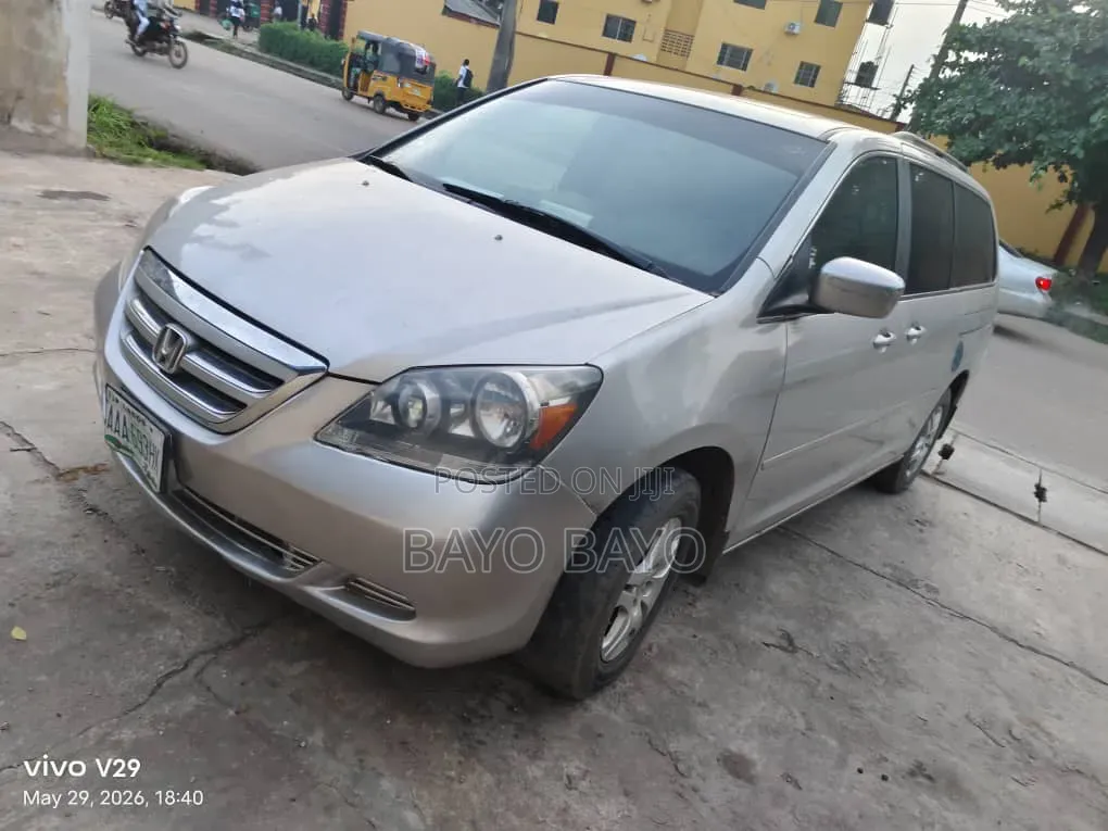 Honda Odyssey Touring 2008 Silver