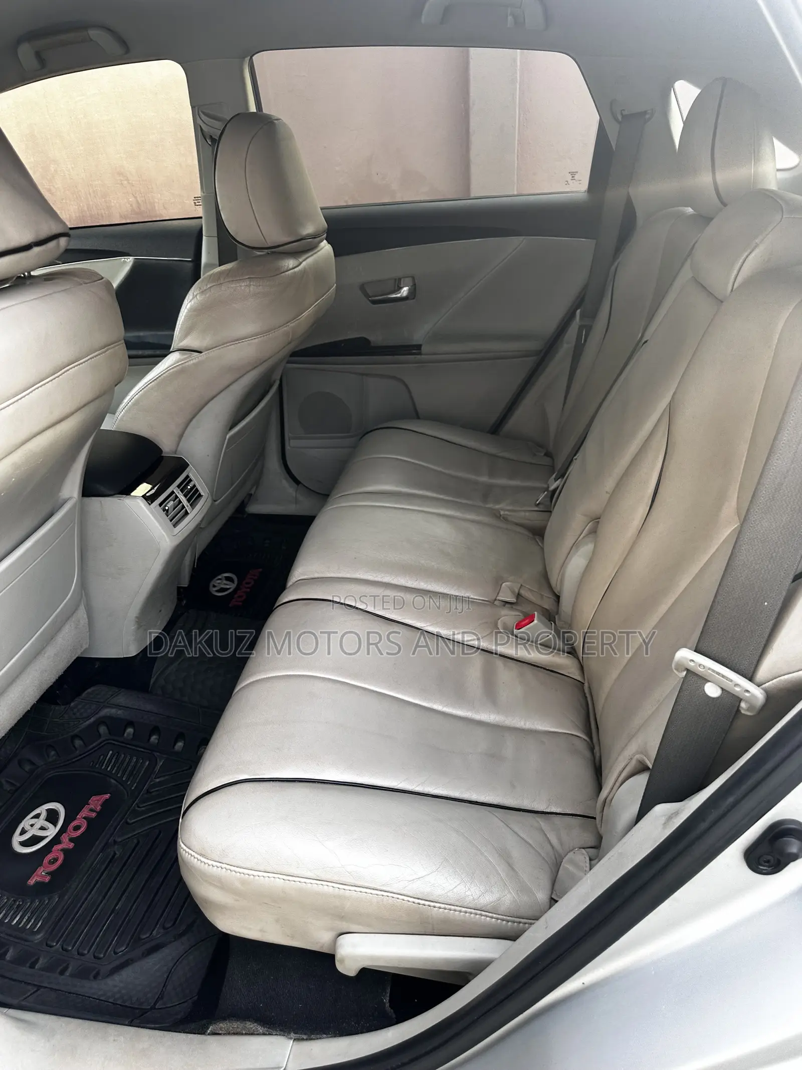 Toyota Venza 2011 Silver