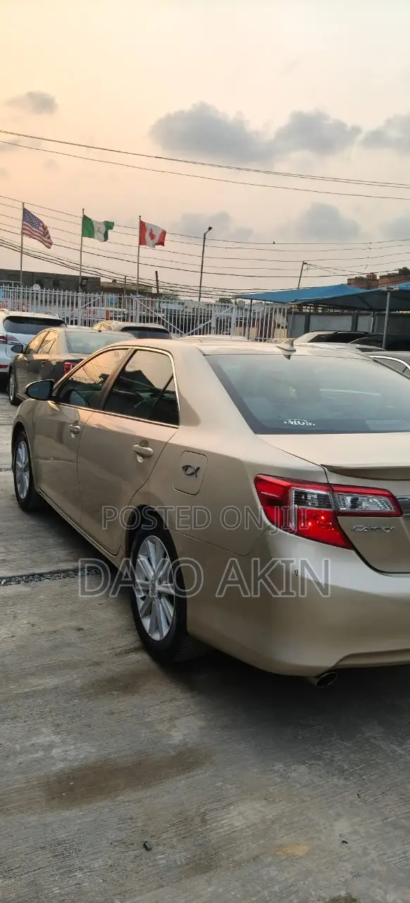 Toyota Camry 2013 Gold