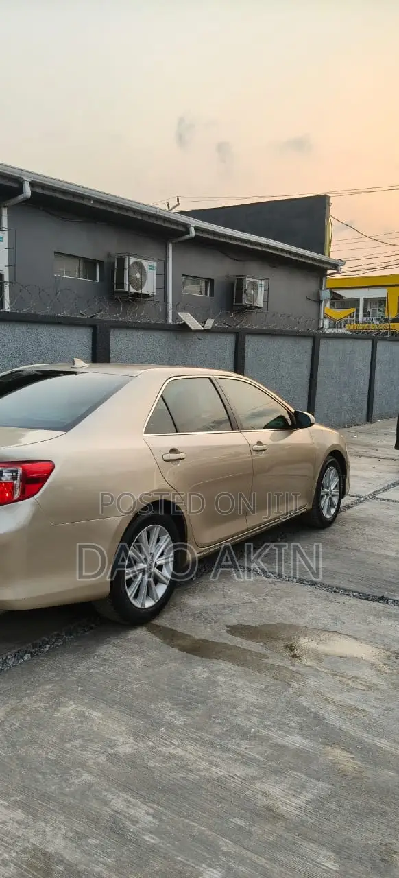 Toyota Camry 2013 Gold