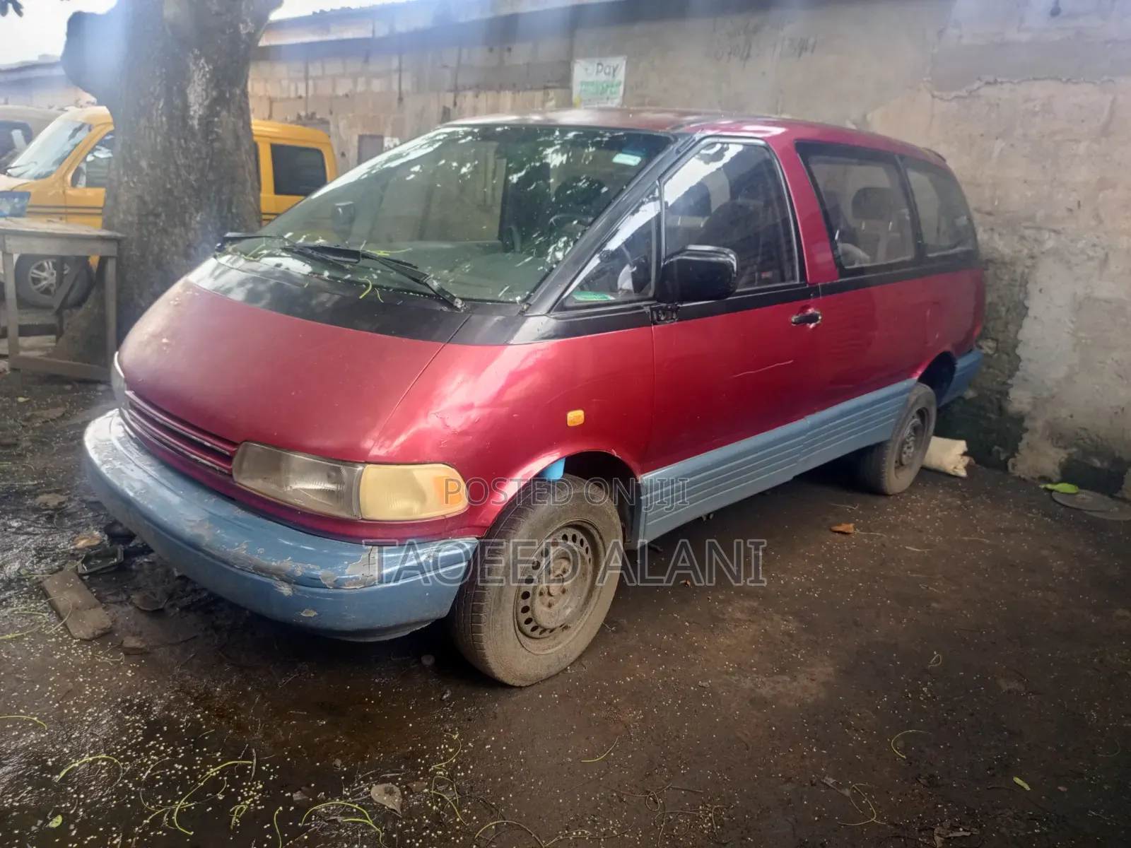 Toyota Previa 1997 Red