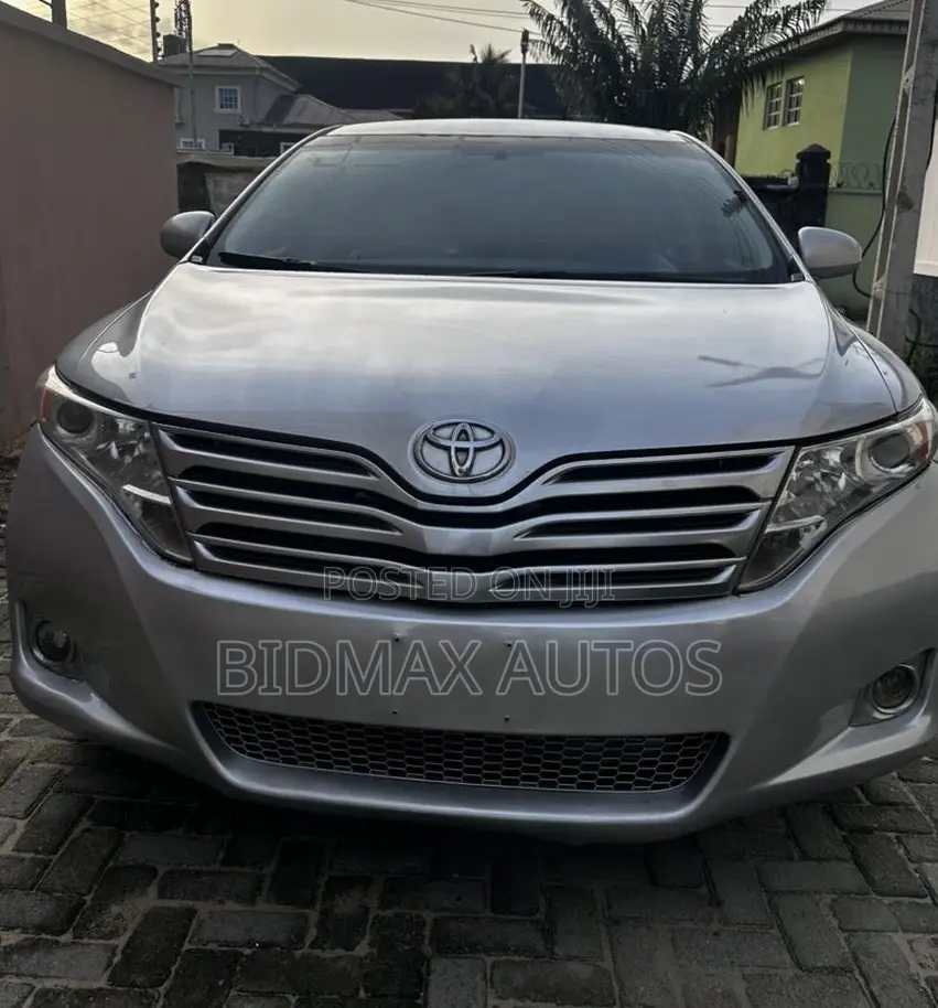 Toyota Venza Limited 2011 Silver