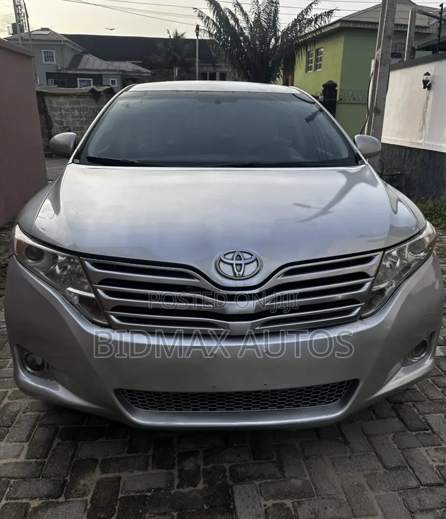 Toyota Venza Limited 2011 Silver