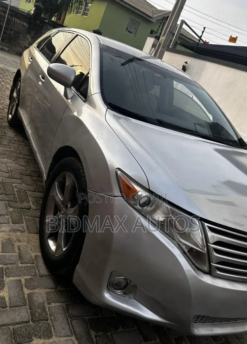 Toyota Venza Limited 2011 Silver