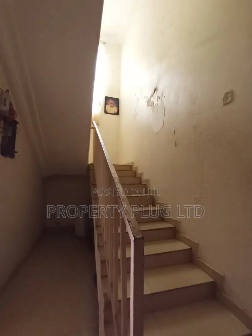 5bdrm Duplex in Gwarinpa for sale