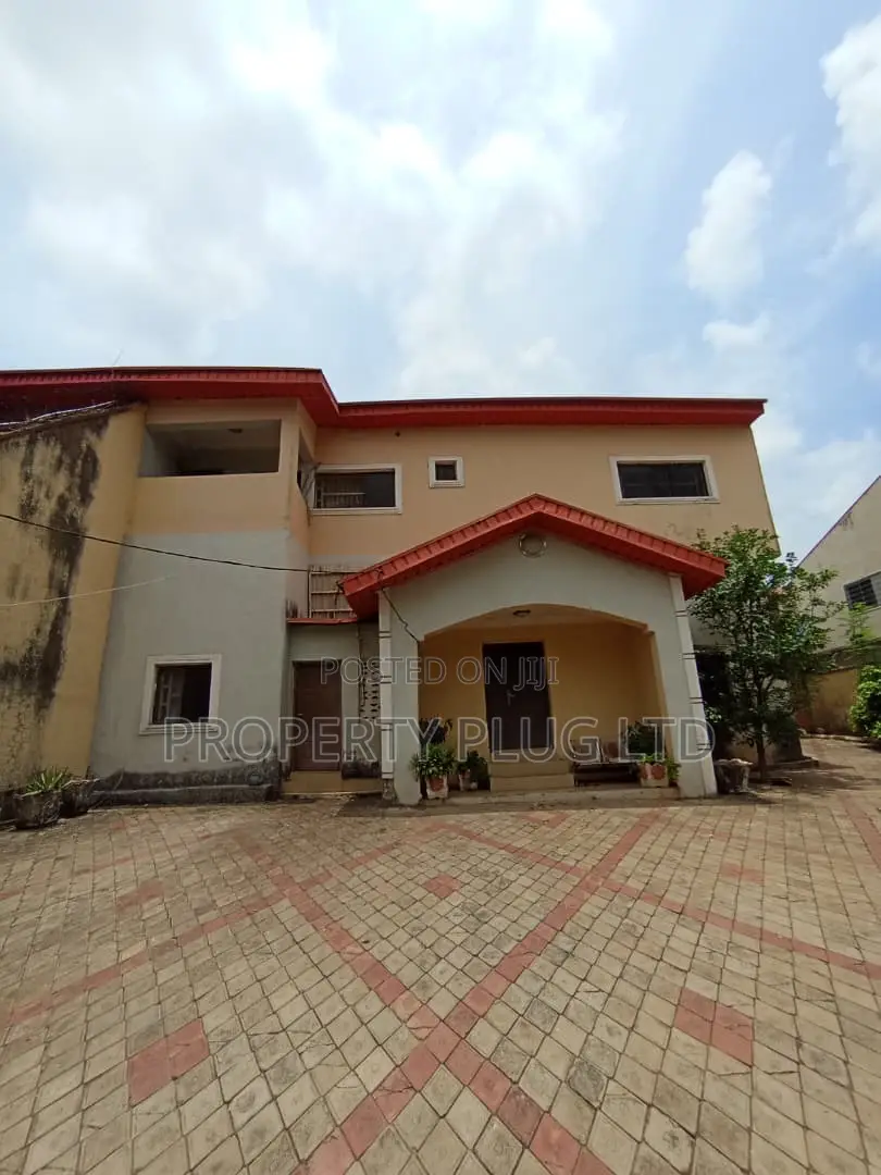 5bdrm Duplex in Gwarinpa for sale