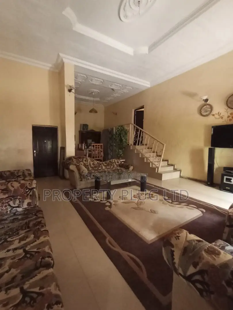 5bdrm Duplex in Gwarinpa for sale