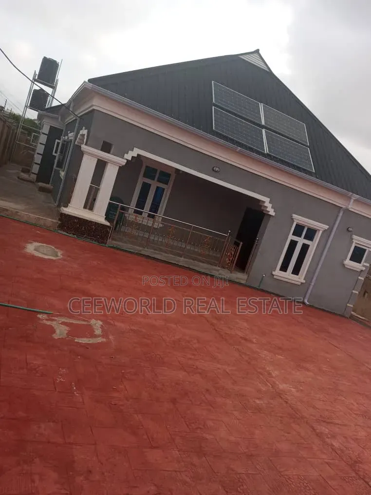 5bdrm Bungalow in Opposite Christ High for rent