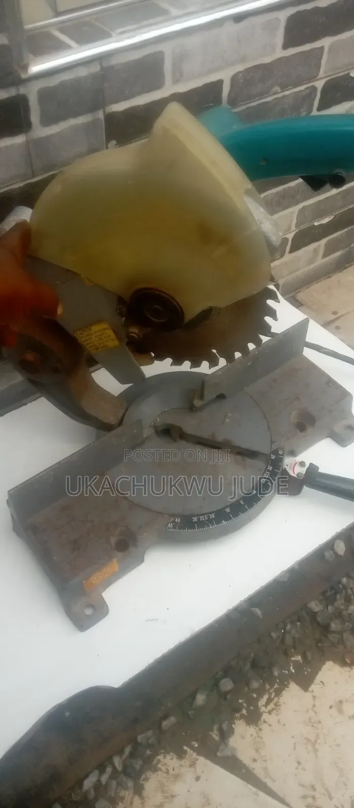 Tokunbo Makita 2401b 10" Miter Saw