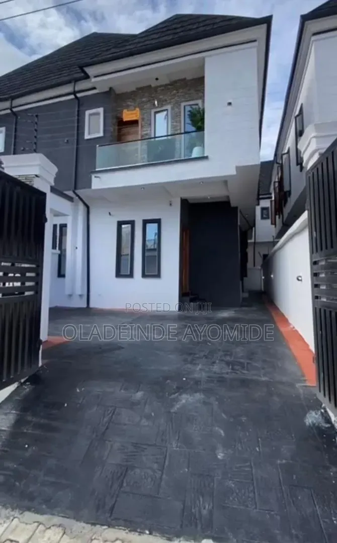 4bdrm Duplex in Ikota Gra for sale