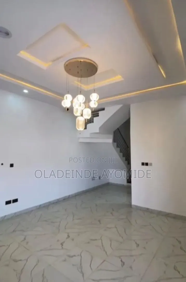 4bdrm Duplex in Ikota Gra for sale