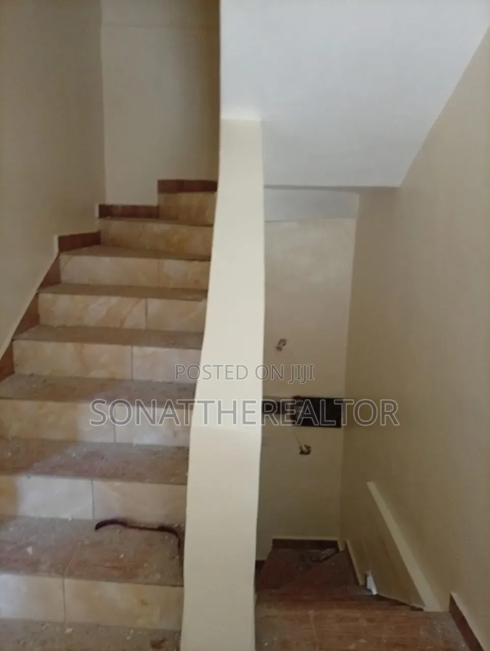 3bdrm Duplex in Akala Express for rent