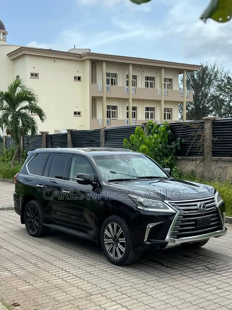 Lexus LX 570 (5 seats) AWD 2017 Black
