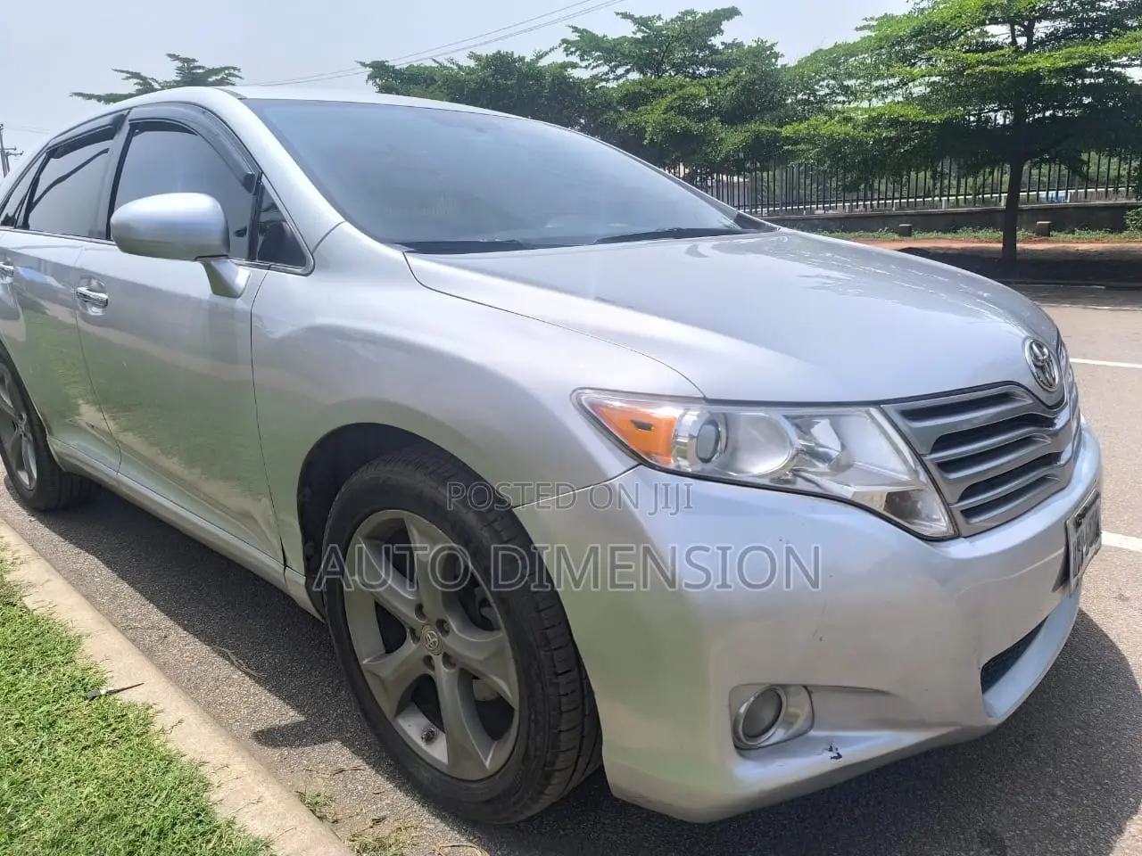 Toyota Venza XLE 2010 Silver