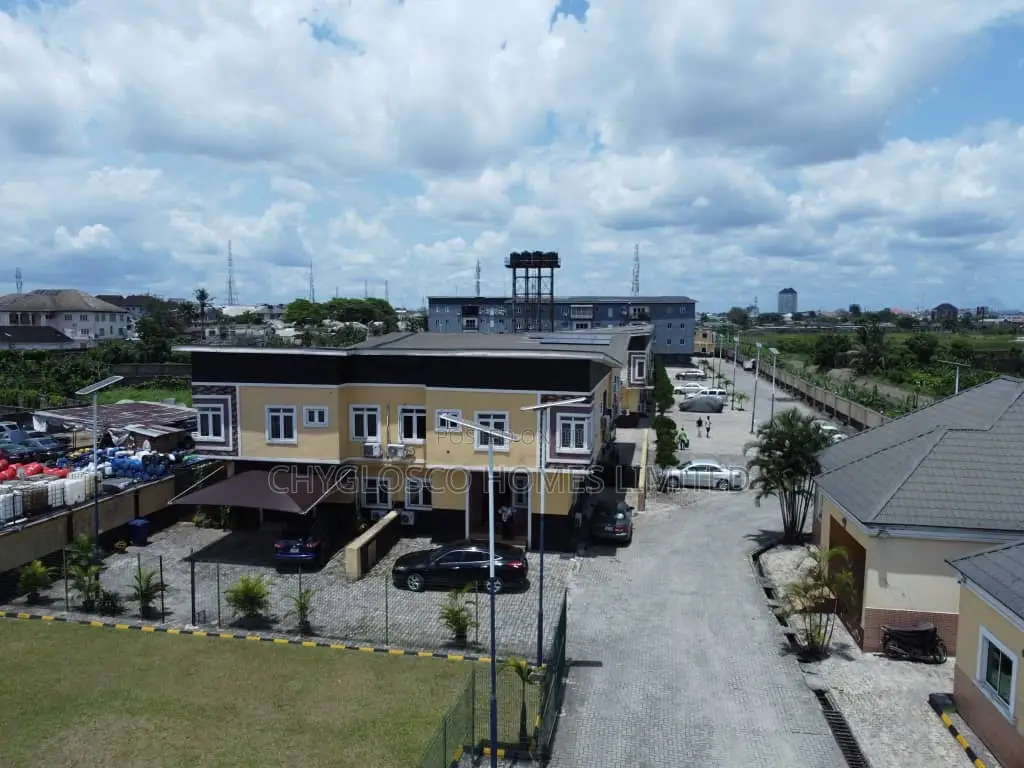 2 Bedroom Apartment In Gra Phase 3