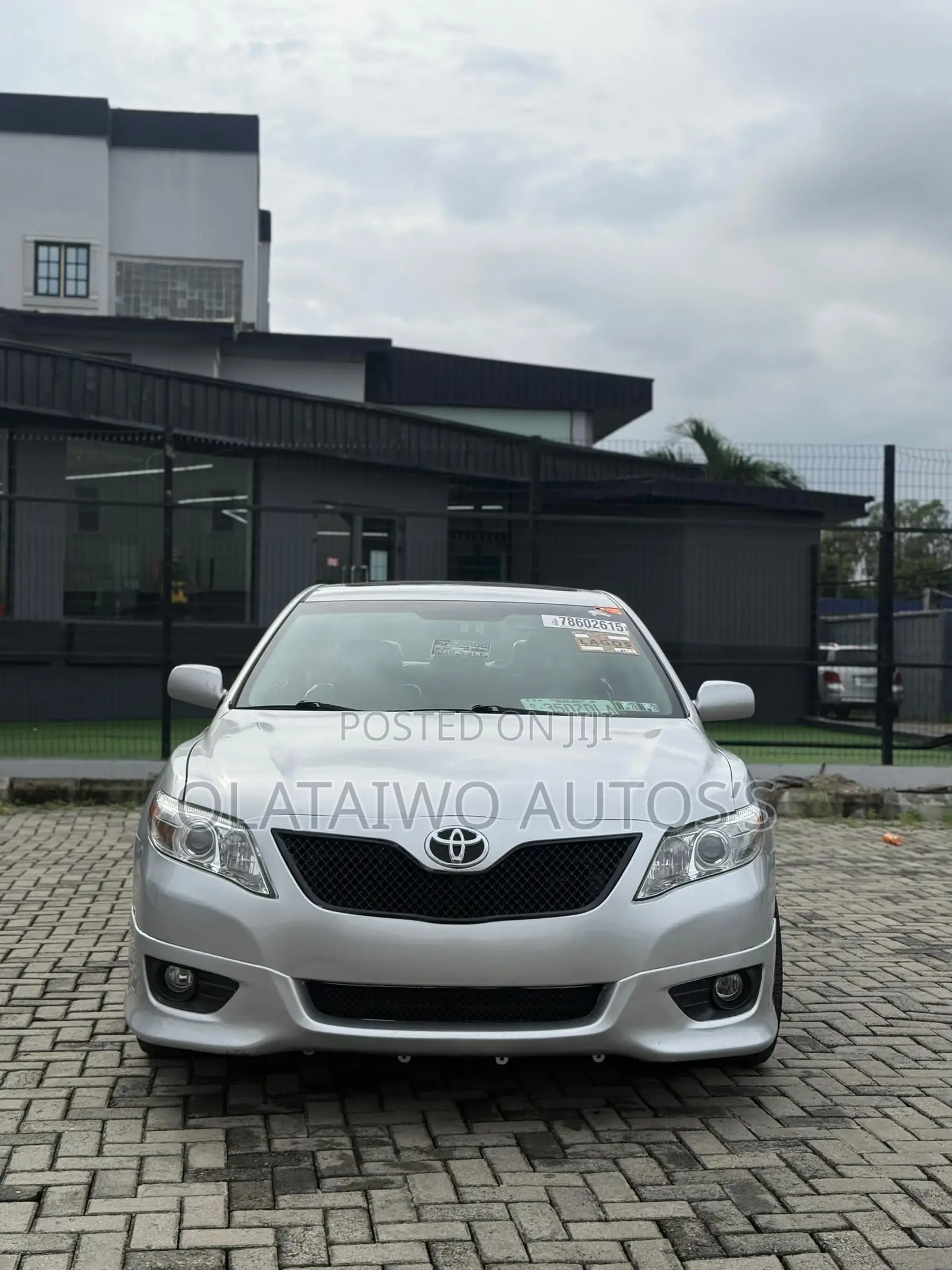 Toyota Camry SE V6 4dr Sedan (3.5L 6cyl 6A) 2012 Silver