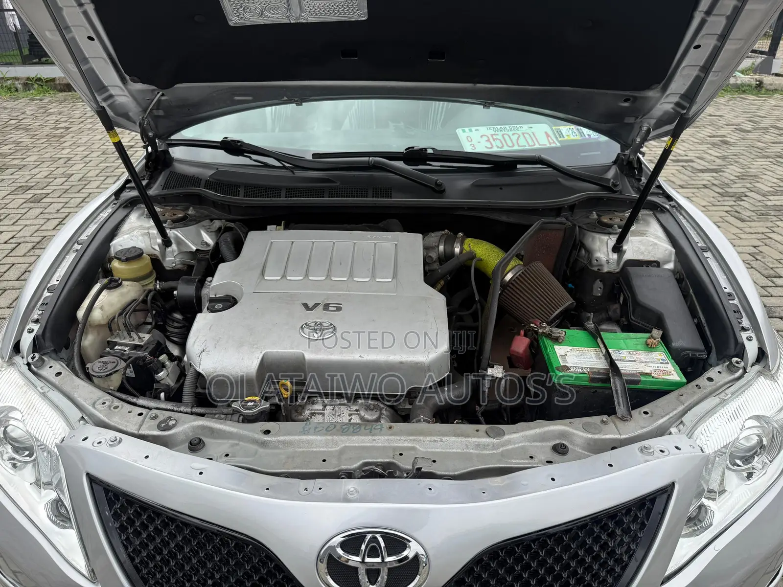 Toyota Camry SE V6 4dr Sedan (3.5L 6cyl 6A) 2012 Silver