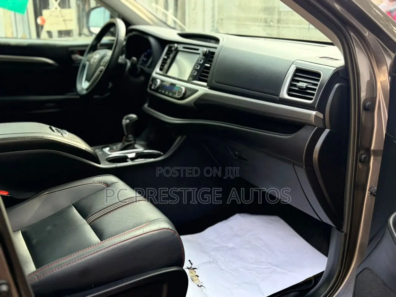 Toyota Highlander XLE 2019 Pearl
