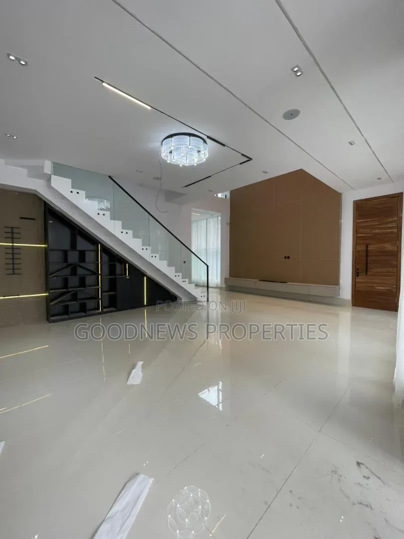 5bdrm Duplex in Vgc Lekki Lagos for sale