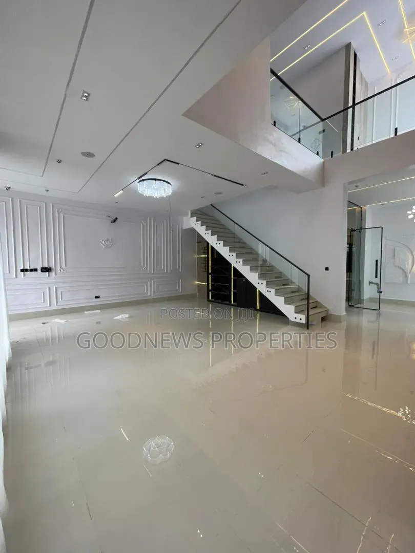 5bdrm Duplex in Vgc Lekki Lagos for sale