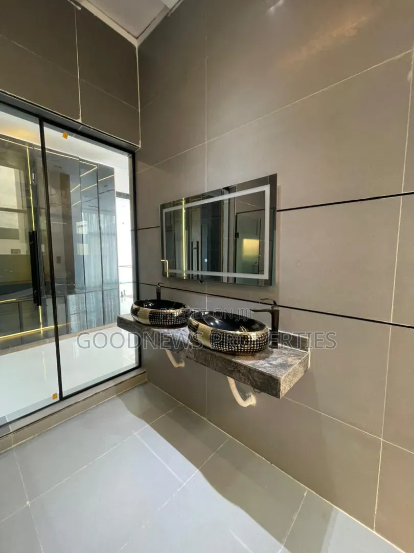 5bdrm Duplex in Vgc Lekki Lagos for sale
