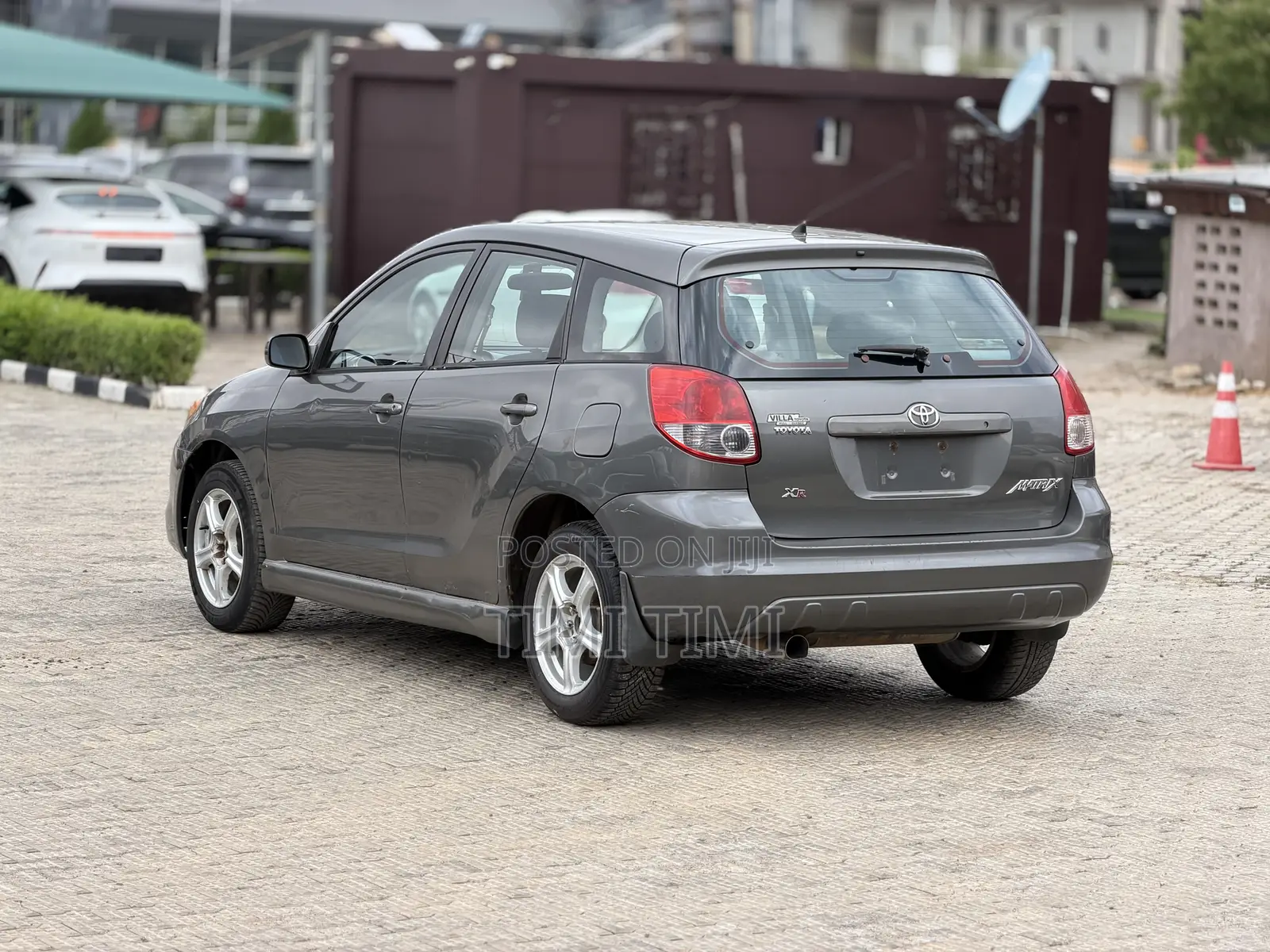 Toyota Matrix XRS Hatchback FWD (1.8L 4cyl 6M) 2004 Gray