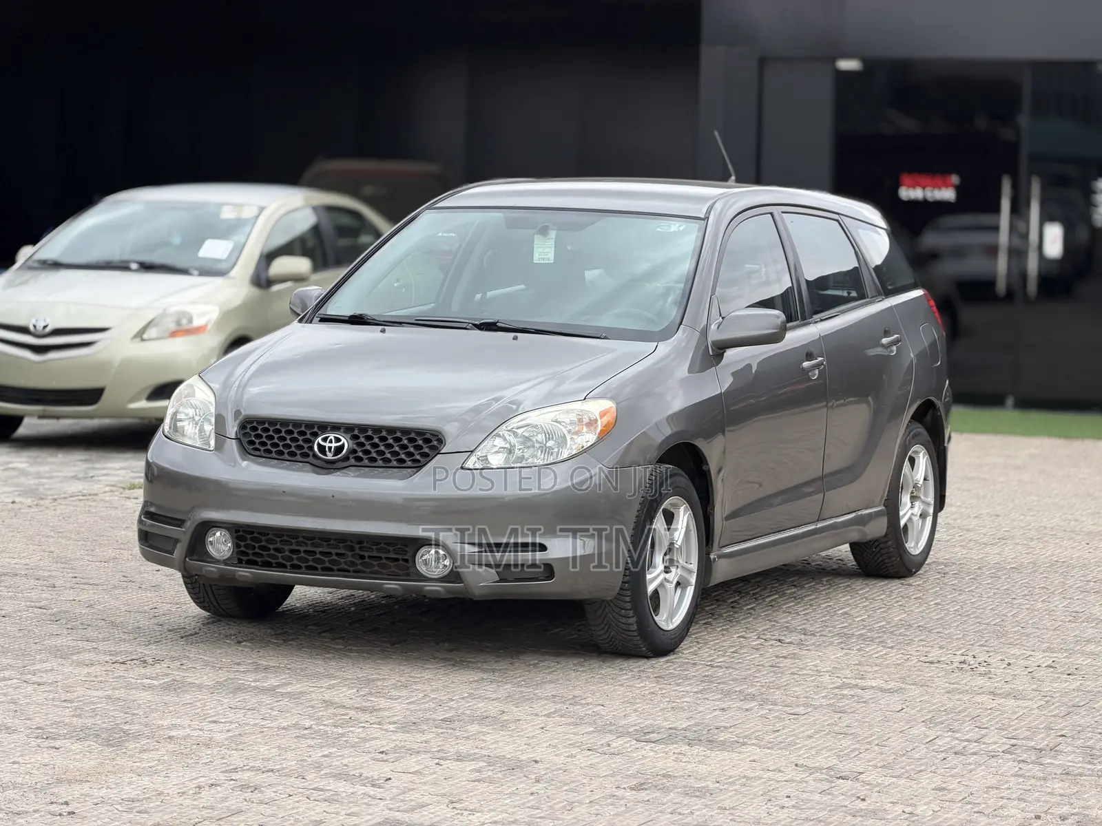 Toyota Matrix XRS Hatchback FWD (1.8L 4cyl 6M) 2004 Gray