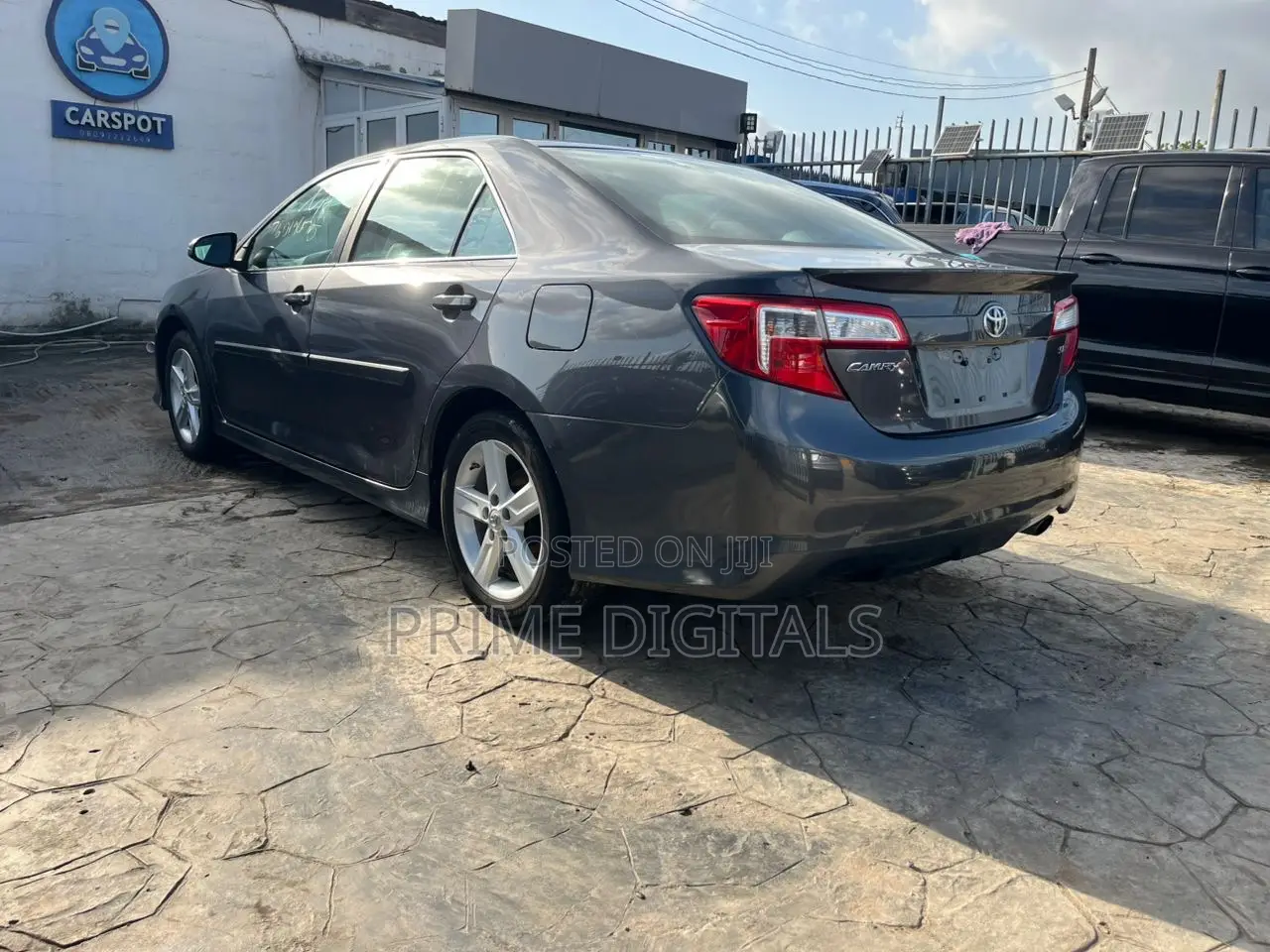 Toyota Camry SE 4dr Sedan (2.5L 4cyl 6A) 2013 Gray
