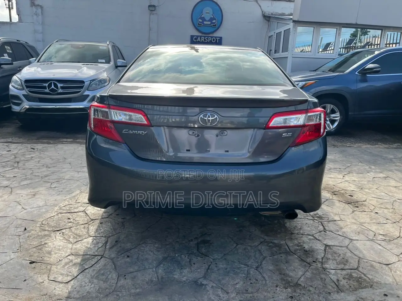 Toyota Camry SE 4dr Sedan (2.5L 4cyl 6A) 2013 Gray