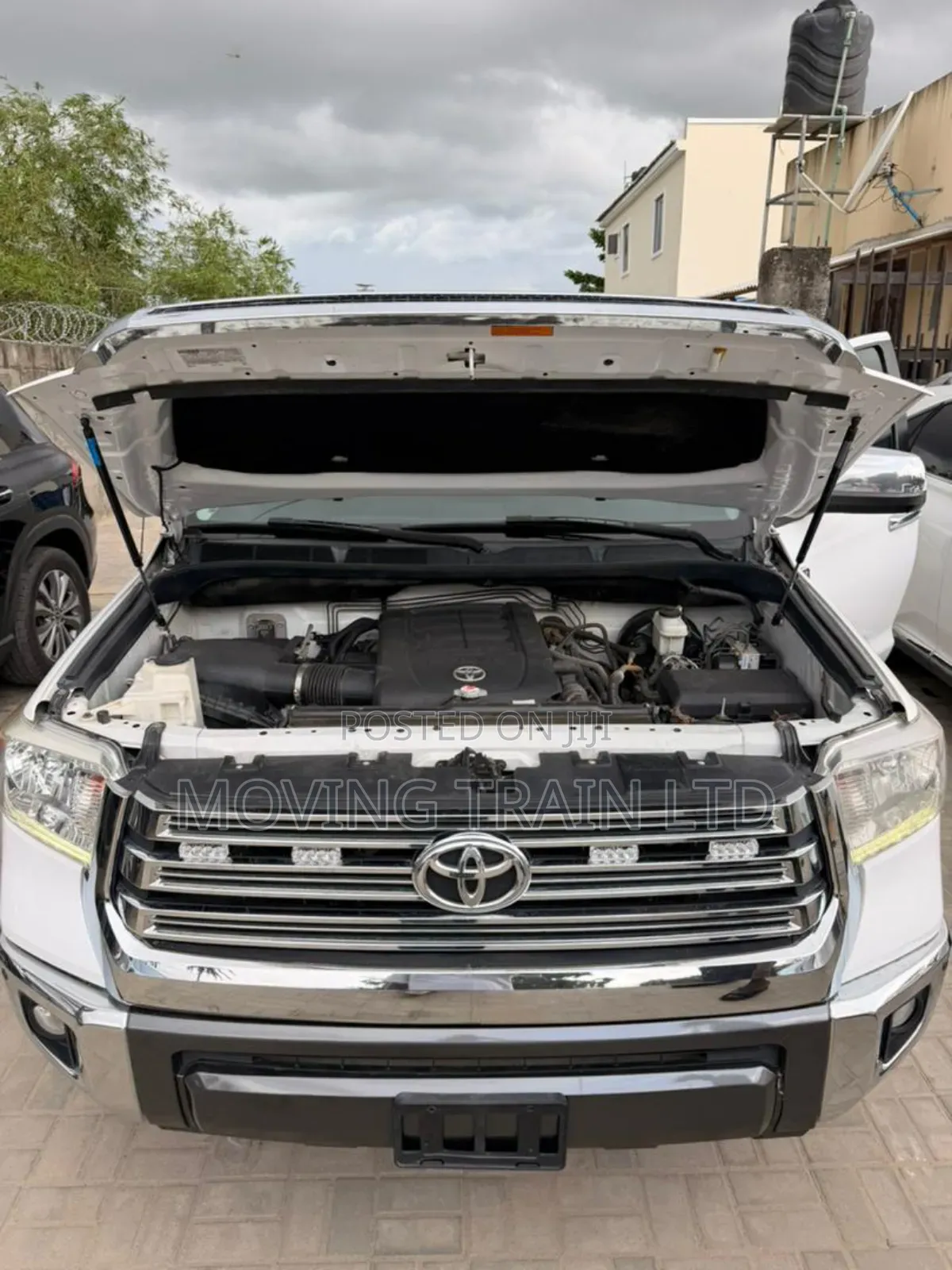 Toyota Tundra 1794 5.7L V8 4x4 CrewMax 5.6 ft. box 145.7 in. WB 2016