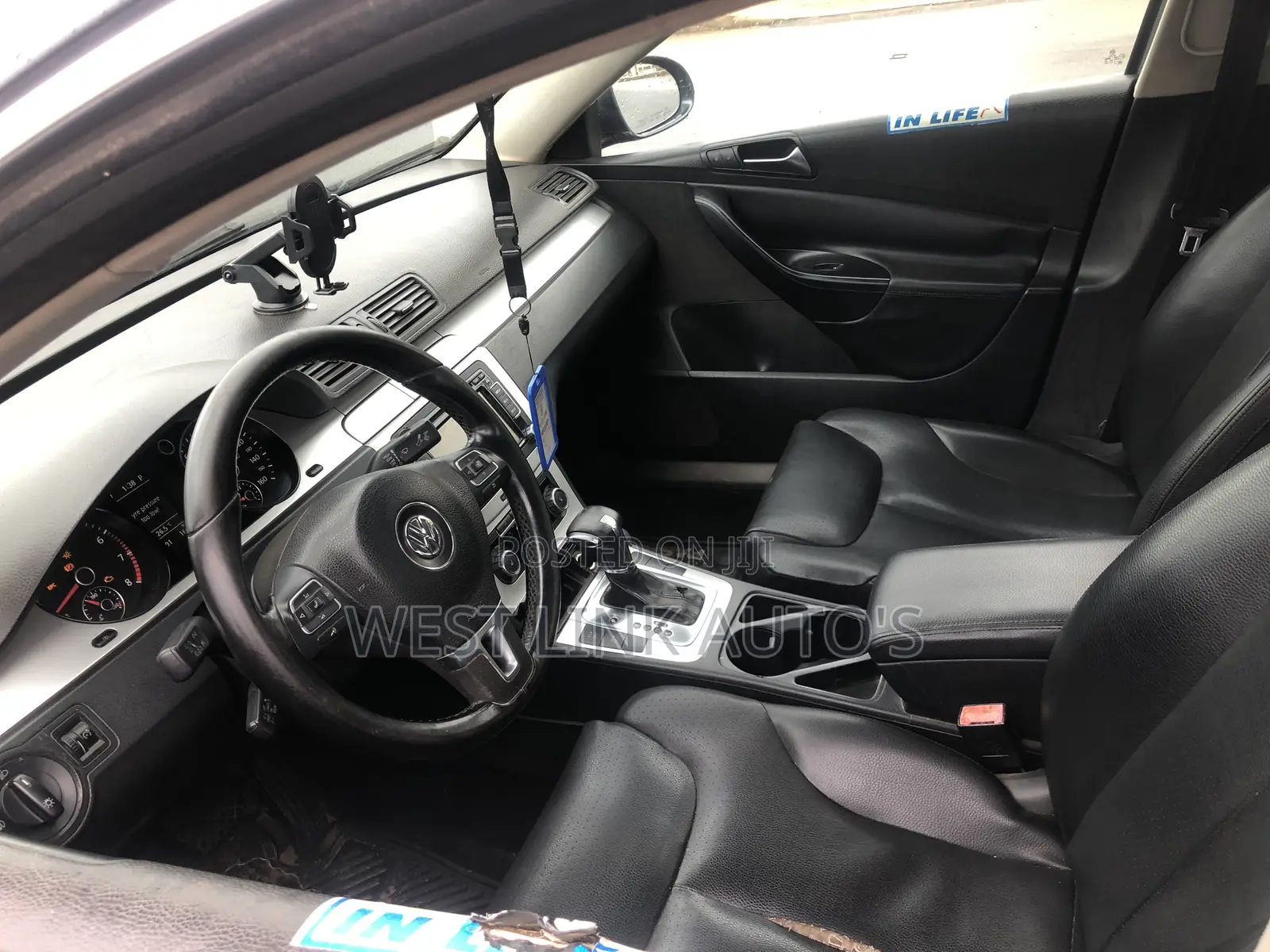 Volkswagen Passat 2010 Gray