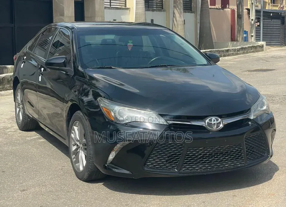 Toyota Camry SE 4dr Sedan (2.5L 4cyl 6A) 2016 Black
