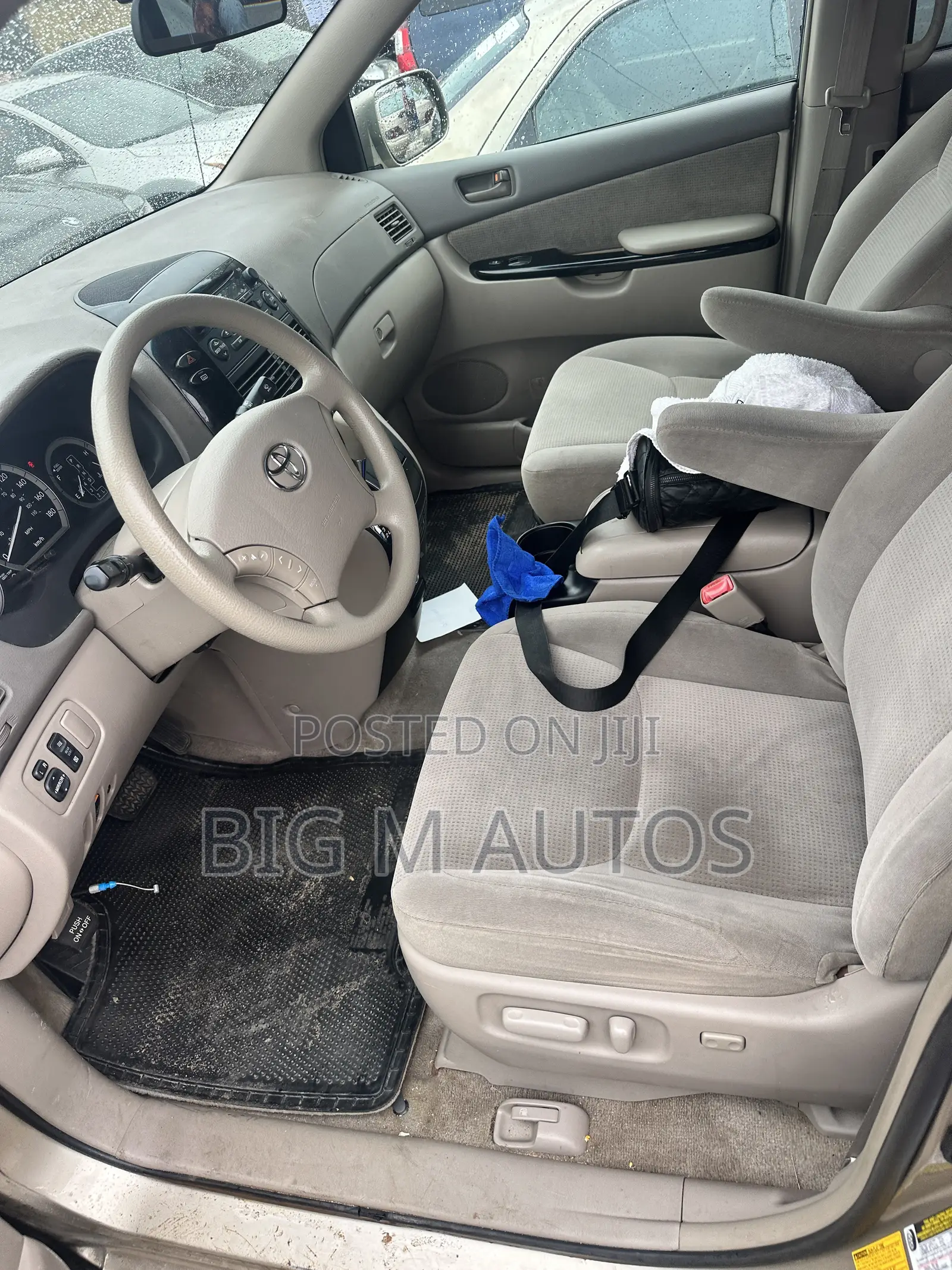 Toyota Sienna LE AWD 2005 Gold