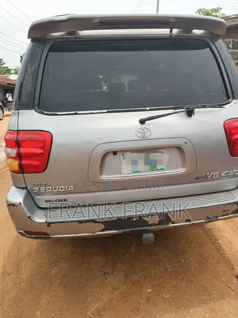 Toyota Sequoia 2006 Silver