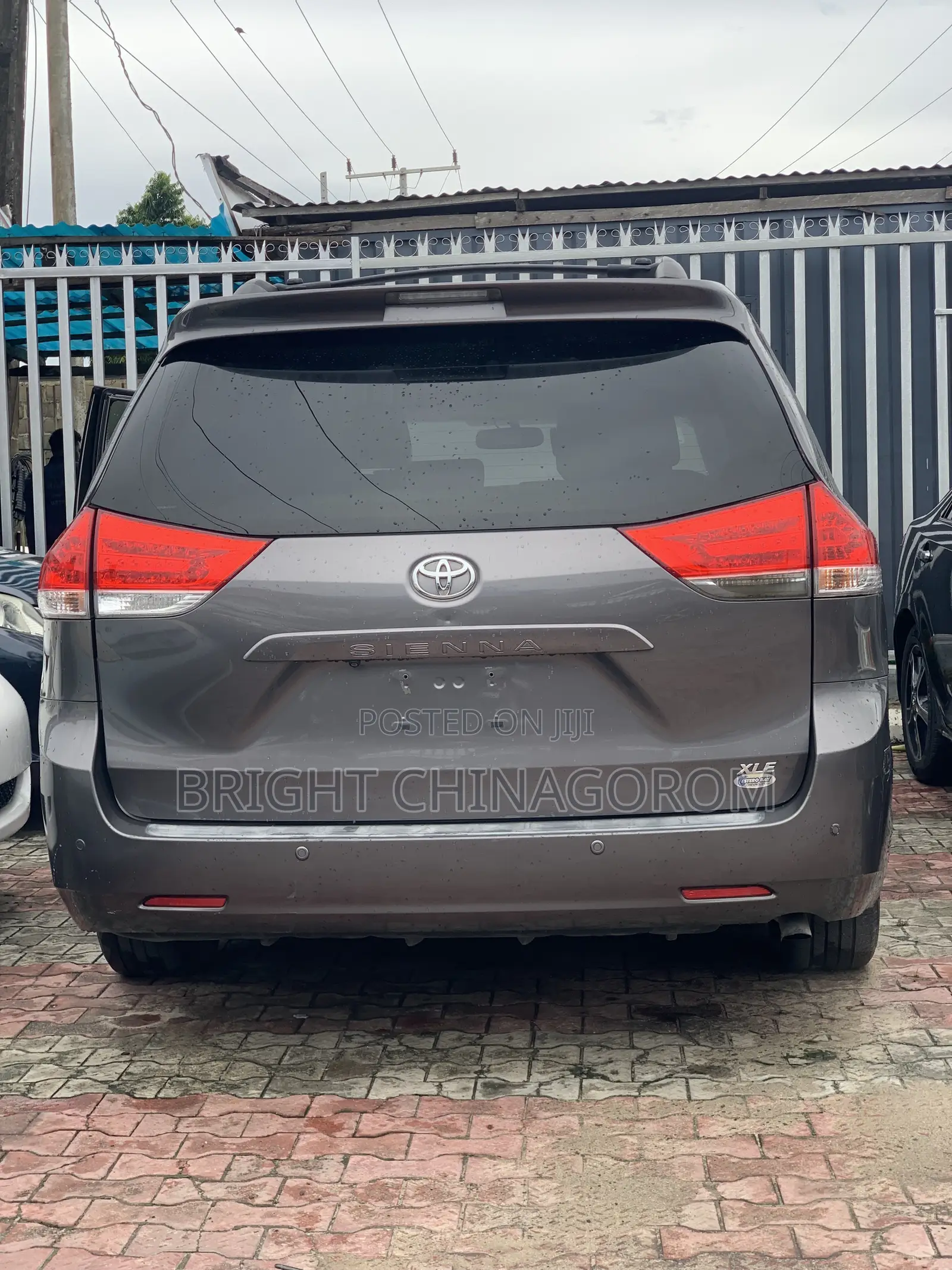 Toyota Sienna XLE 7 Passenger Mobility 2012 Gray