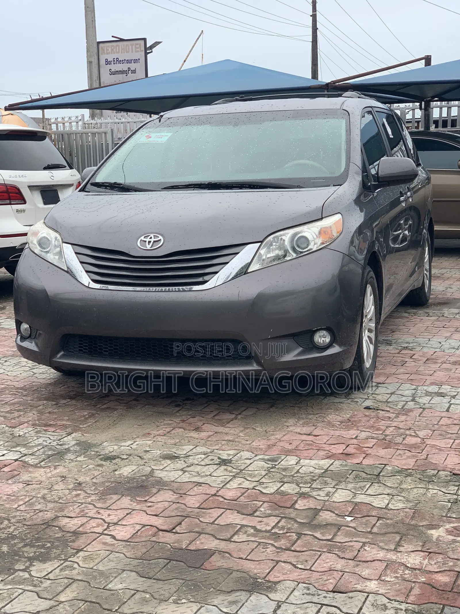 Toyota Sienna XLE 7 Passenger Mobility 2012 Gray