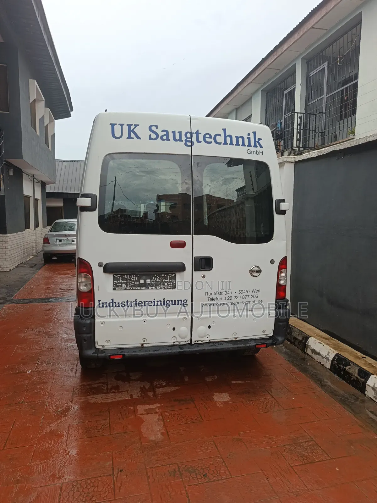 Nissan Caravan (Urvan) 2013 White