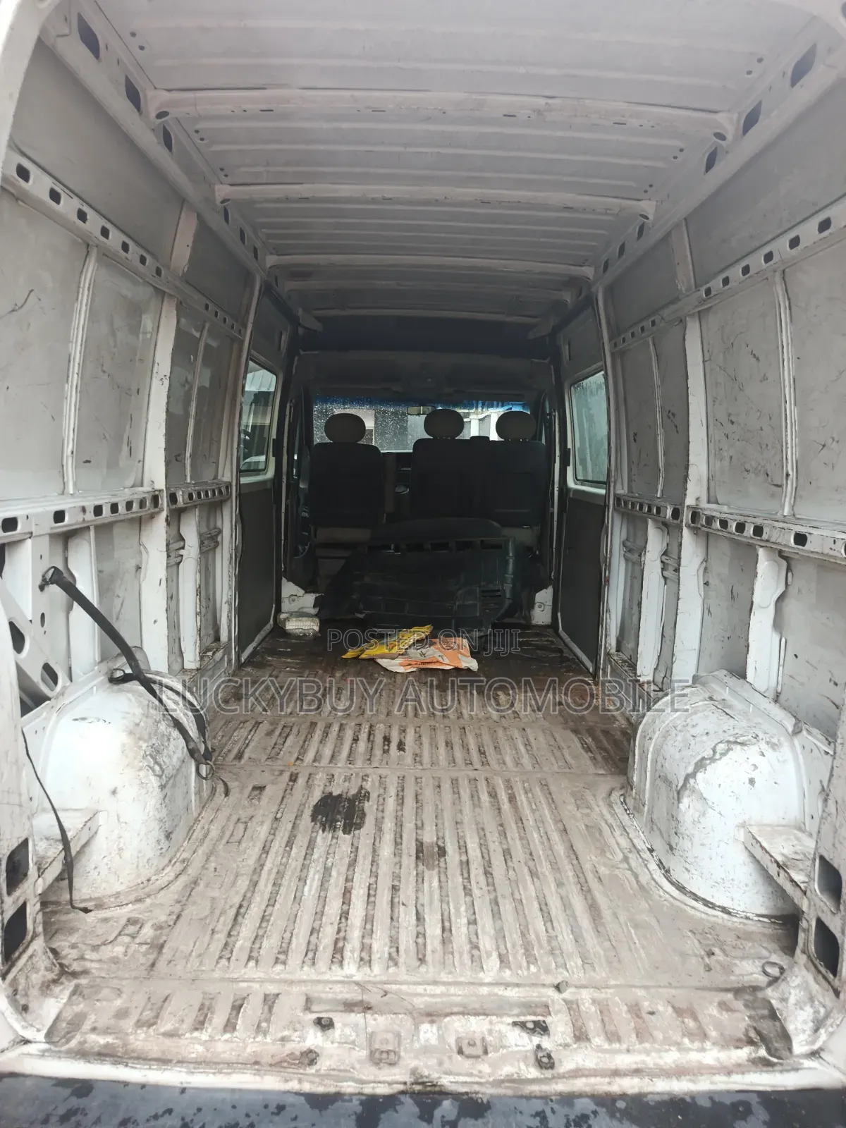 Nissan Caravan (Urvan) 2013 White