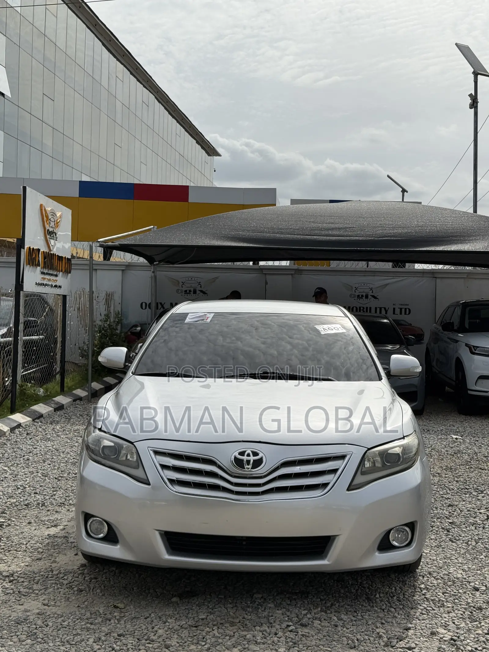 Toyota Camry LE 4dr Sedan (2.5L 4cyl 6AM) 2010 Silver