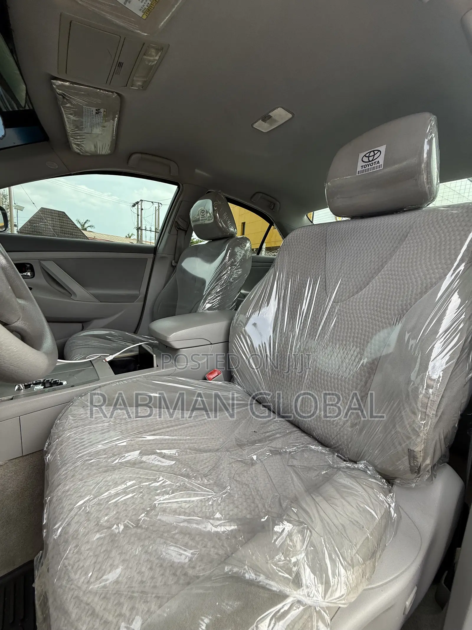 Toyota Camry LE 4dr Sedan (2.5L 4cyl 6AM) 2010 Silver