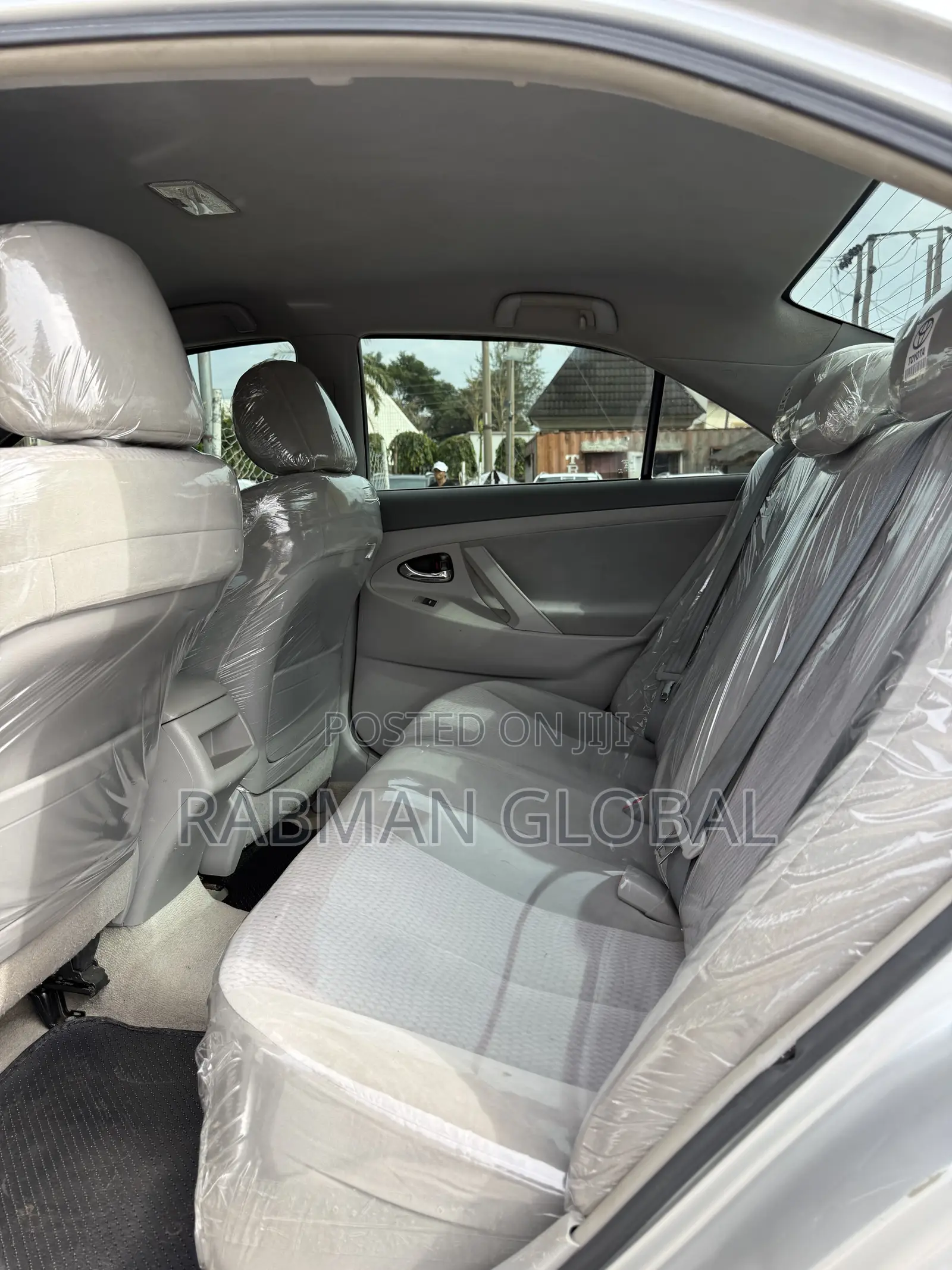 Toyota Camry LE 4dr Sedan (2.5L 4cyl 6AM) 2010 Silver