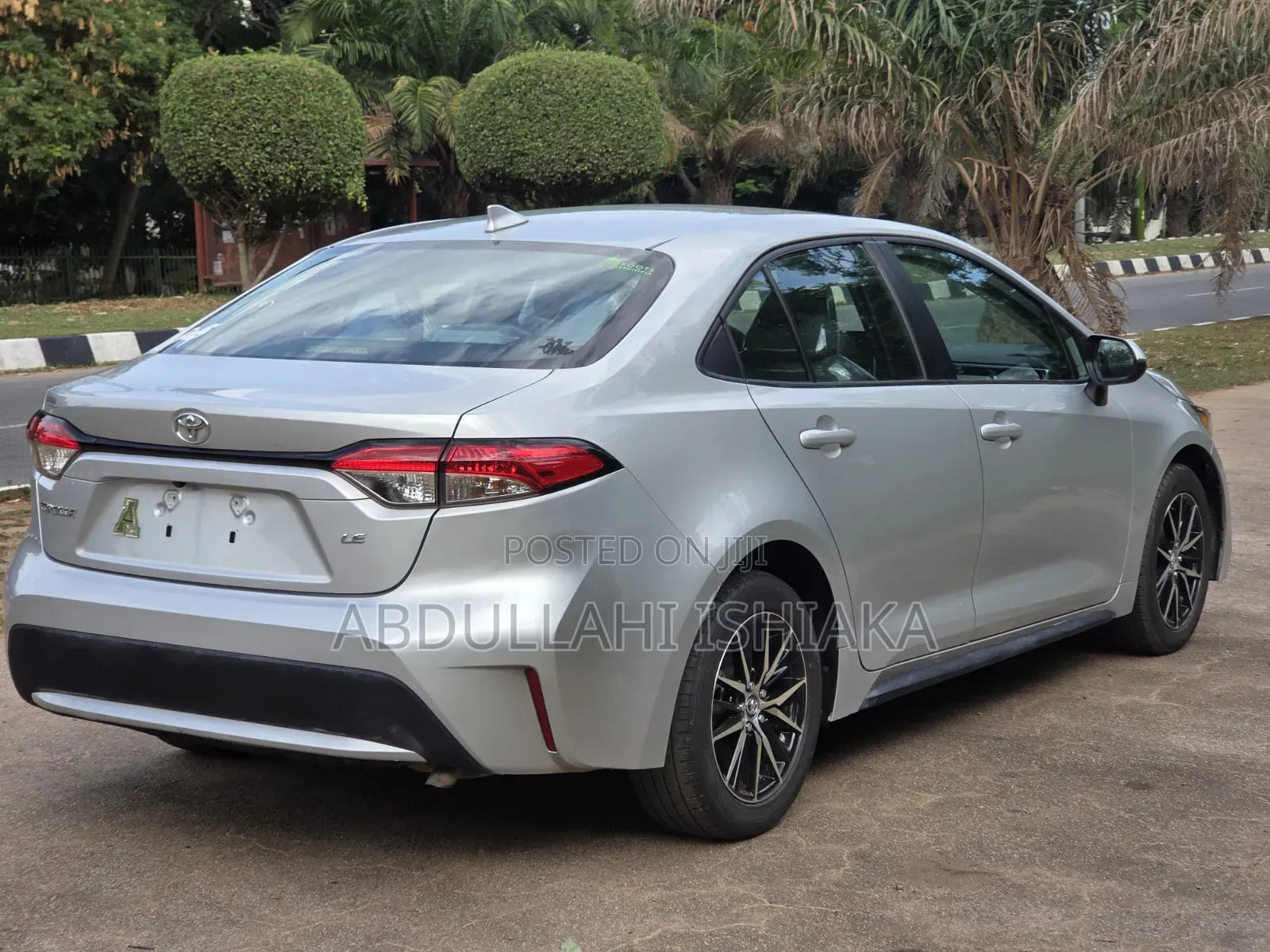 Toyota Corolla LE 2020 Silver