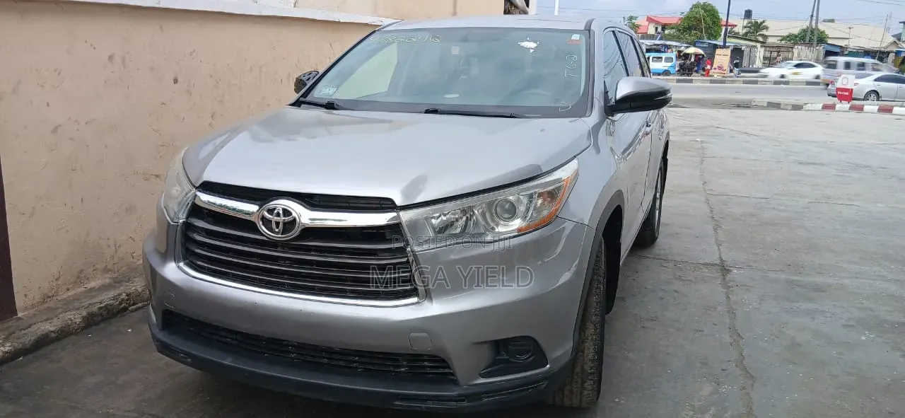 Toyota Highlander LE 4dr SUV (2.7L 4cyl 6A) 2015 Silver