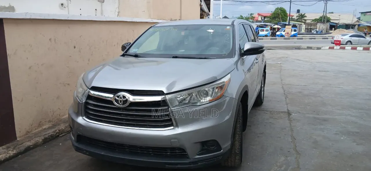 Toyota Highlander LE 4dr SUV (2.7L 4cyl 6A) 2015 Silver