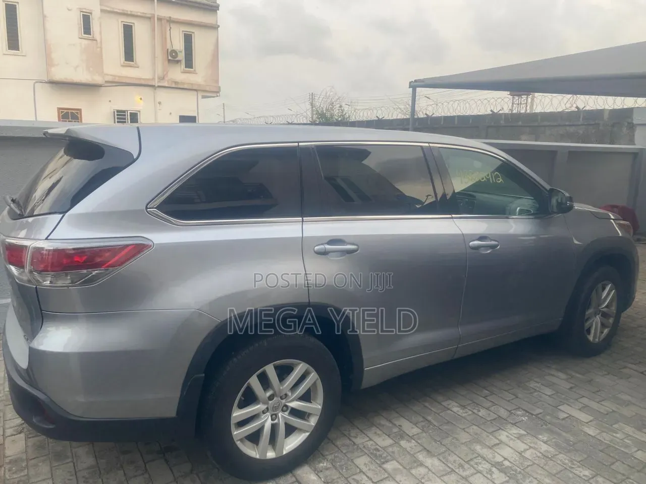 Toyota Highlander LE 4dr SUV (2.7L 4cyl 6A) 2015 Silver