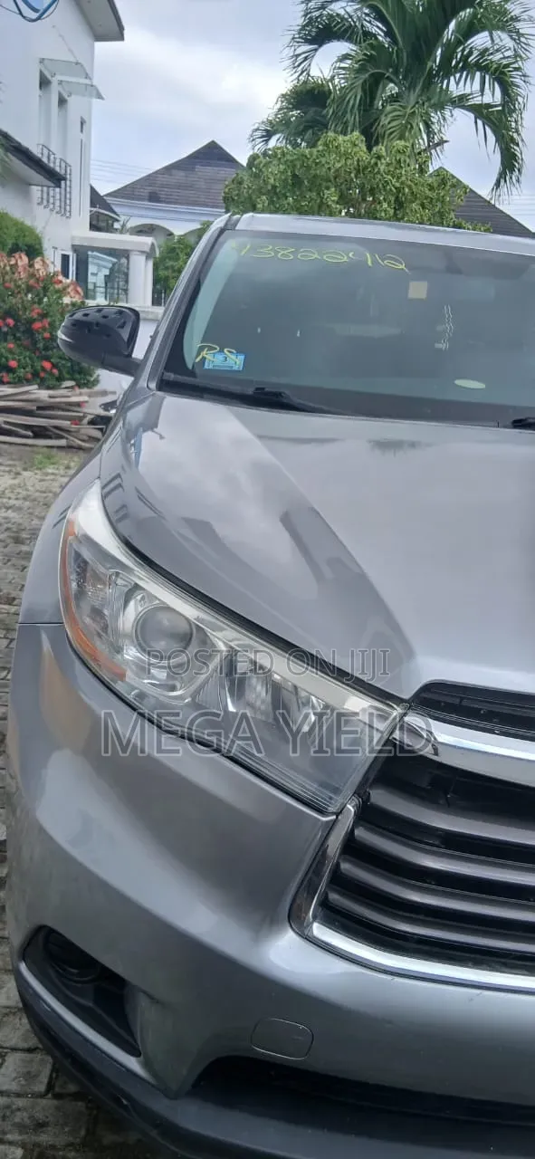 Toyota Highlander LE 4dr SUV (2.7L 4cyl 6A) 2015 Silver