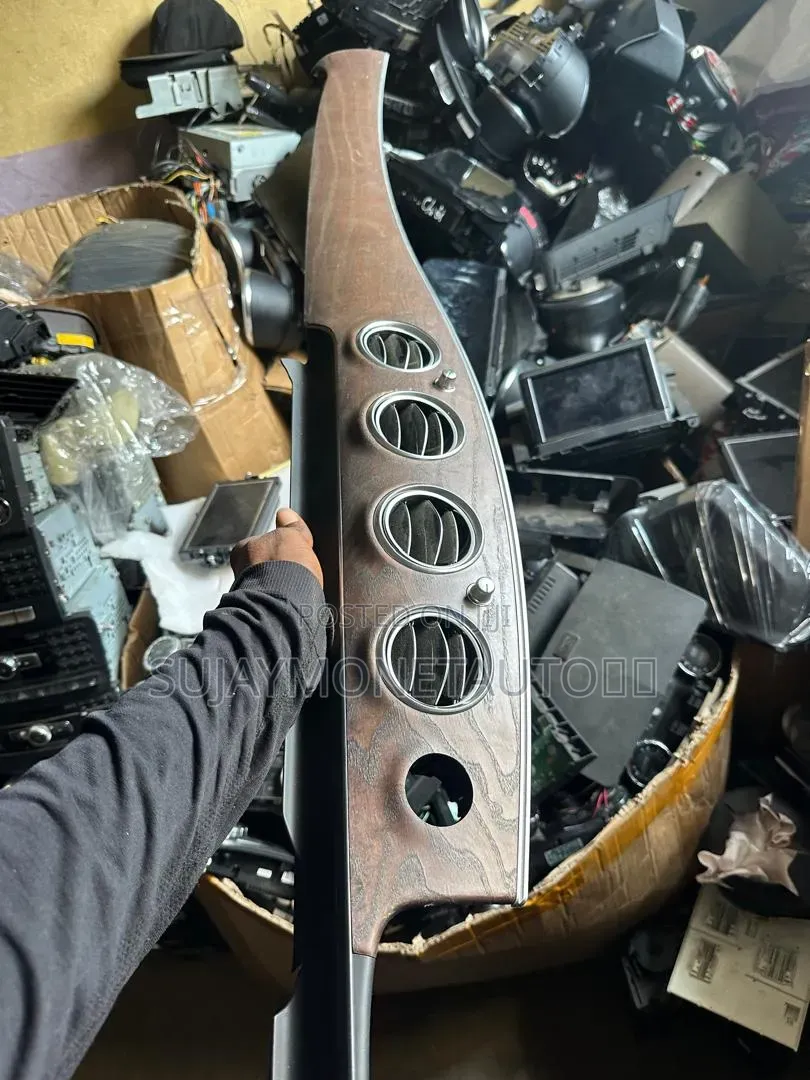 Mercedes Benz 213 Ac Vent,Formica Chrome