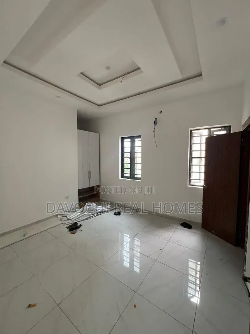 4bdrm Duplex in Chevron for rent