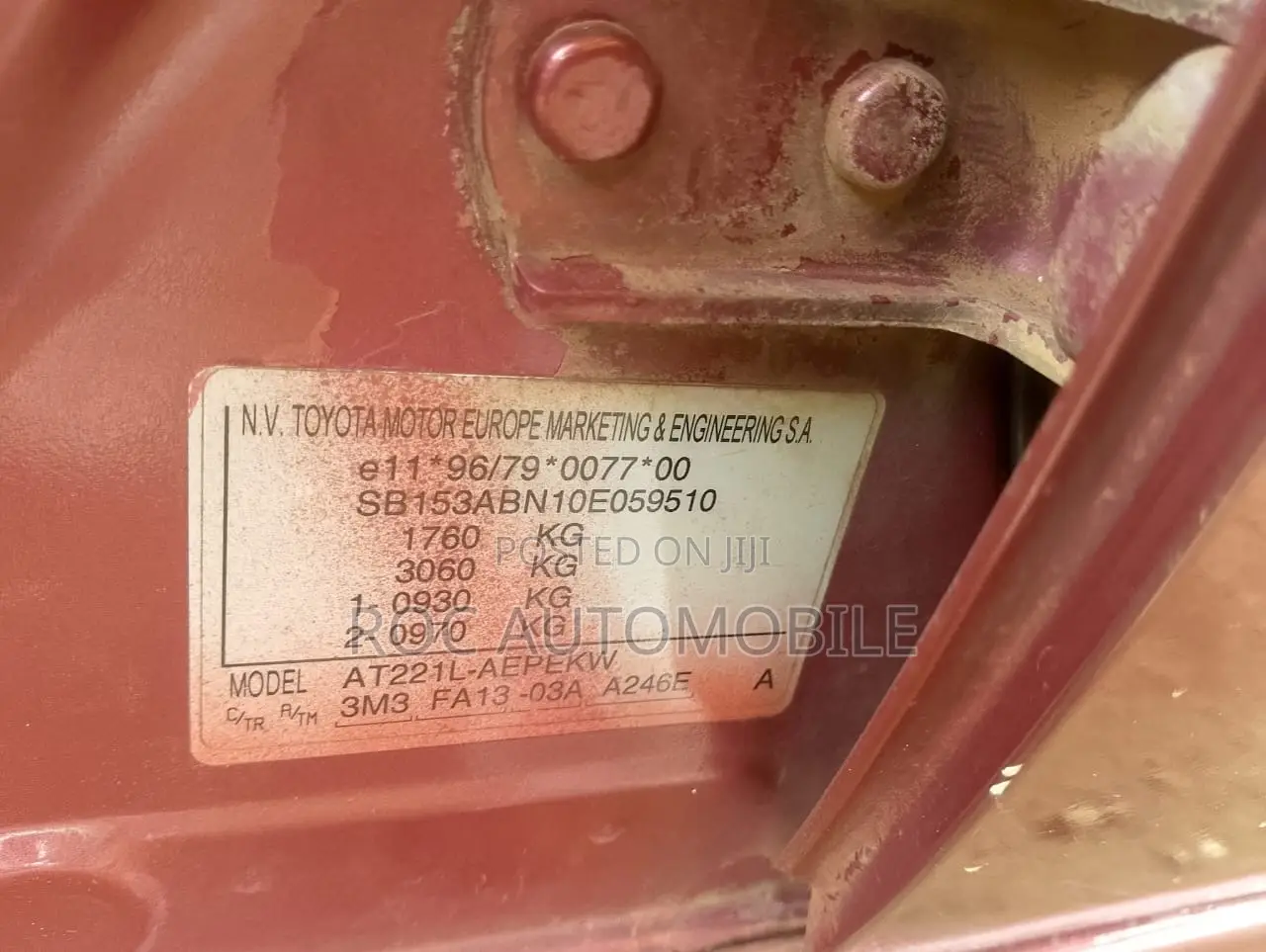 Toyota Avensis 2005 Red