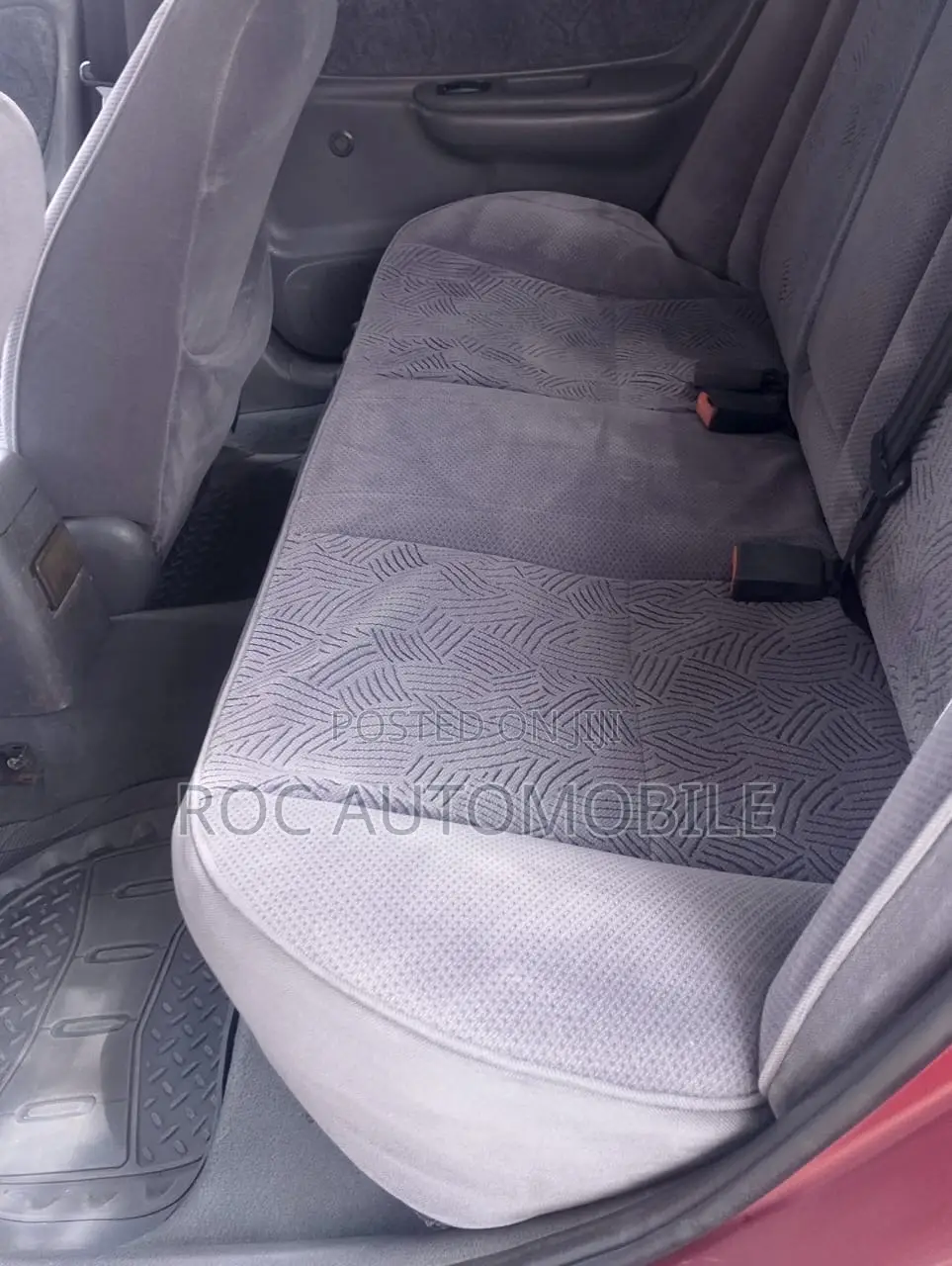 Toyota Avensis 2005 Red